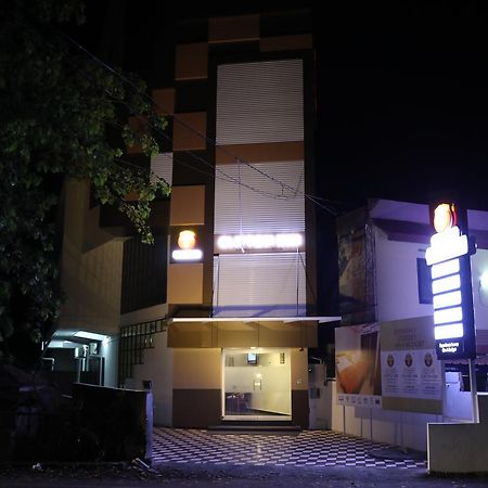 Puthens Clifton Inn Kottayam Eksteriør bilde