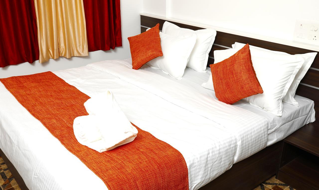 Puthens Clifton Inn Kottayam Eksteriør bilde
